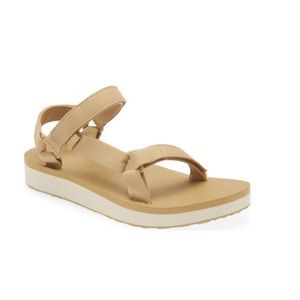 Teva Midform Universal Sandal (Women), size 8. Never worn. NWOT
